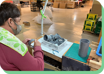 プラスチック部品の組み立て